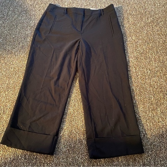 Chico’s Pants Women’s 1 Black Magquie Crop Trousers Flatters Slims Lengthens NWT - Picture 2 of 14
